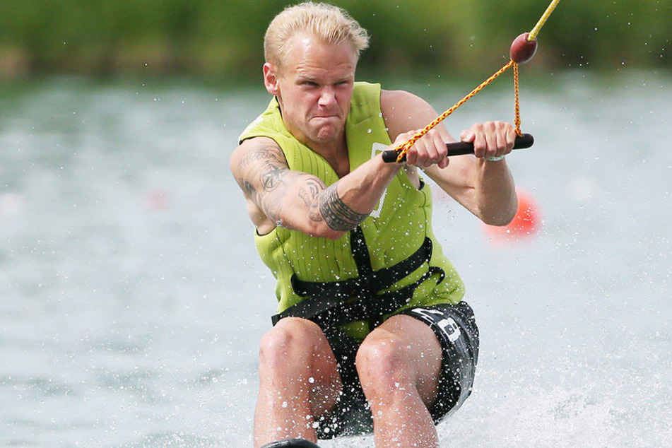 Schon fast ein Profi! Beim Wasserski hatten alle Spaß, auch Sören Bertram.