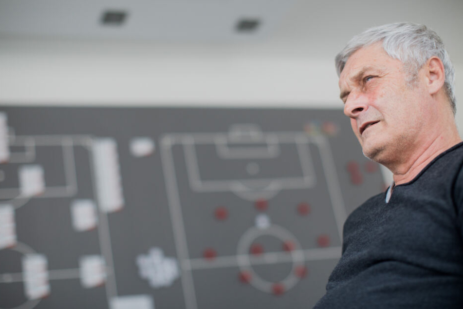 Kölns Geschäftsführer Armin Veh (58) steht vor einer herausfordernden Transferperiode.