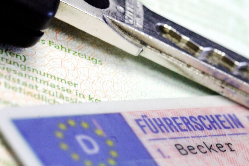 Ihren Führerschein musste die Promille-Fahrerin abgeben. (Symbolbild)