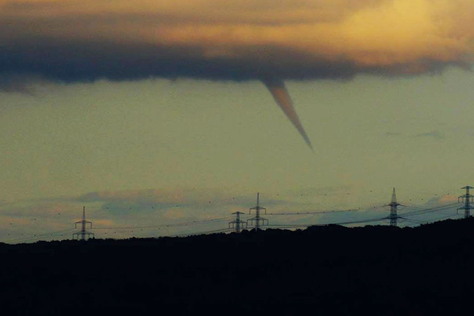 Der Wolkenrüssel war gegen 18.45 Uhr bei Stotternheim entstanden.