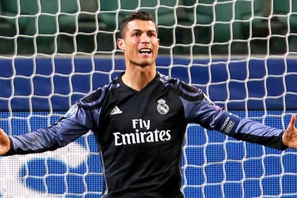 Sehen Fußballfans Cristiano Ronaldo und Co. ab nächster Saison nicht mehr im Free-TV? In England ist das Horror-Szenario bereits Realität.