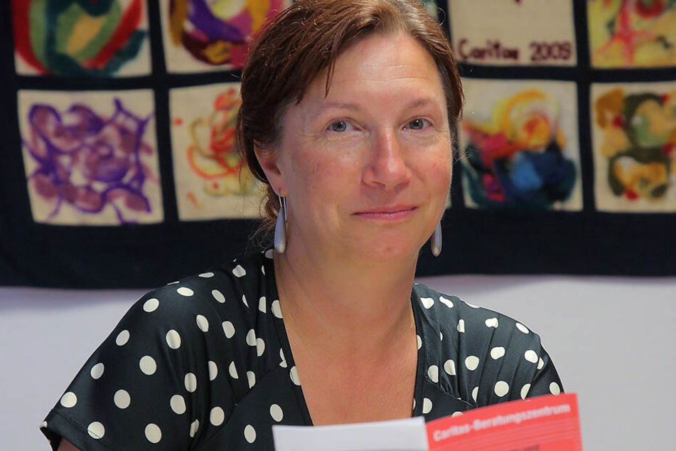 Jana Schulze-Rehagel arbeitet bei der Schuldner- und Insolvenzberatung der Caritas in Dresden. Mit 30.636 Euro stehen die sächsischen Schuldner im Schnitt in der Kreide.