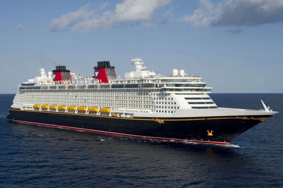 Die "Disney Dream" auf hoher See.