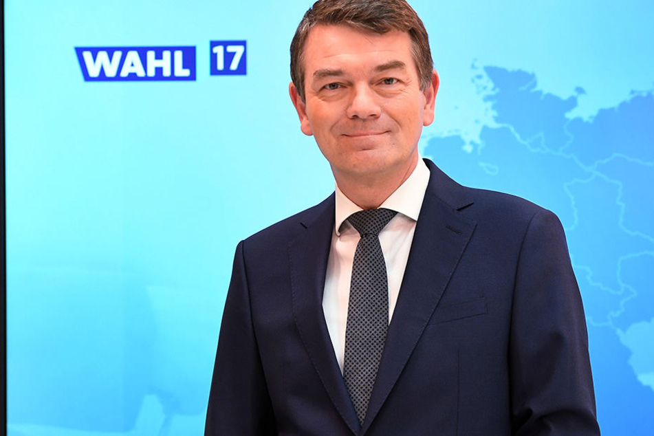 Jörg Schönenborn moderiert im Westdeutschen Rundfunk (WDR).