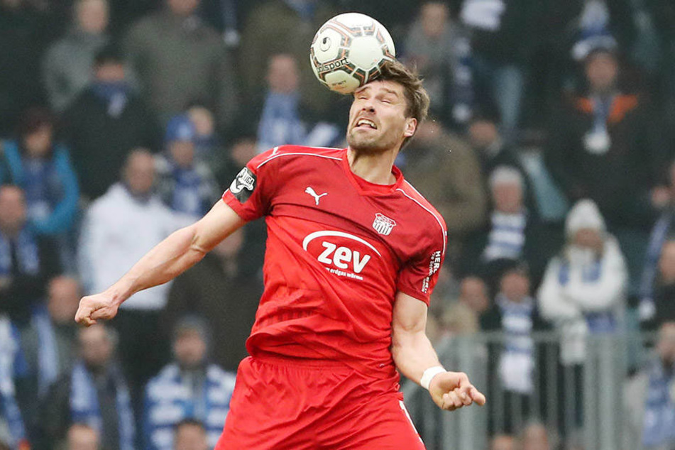 Angreifer Ronny König wusste genau, bei wem er sich nach Schlusspfiff bedanken musste.