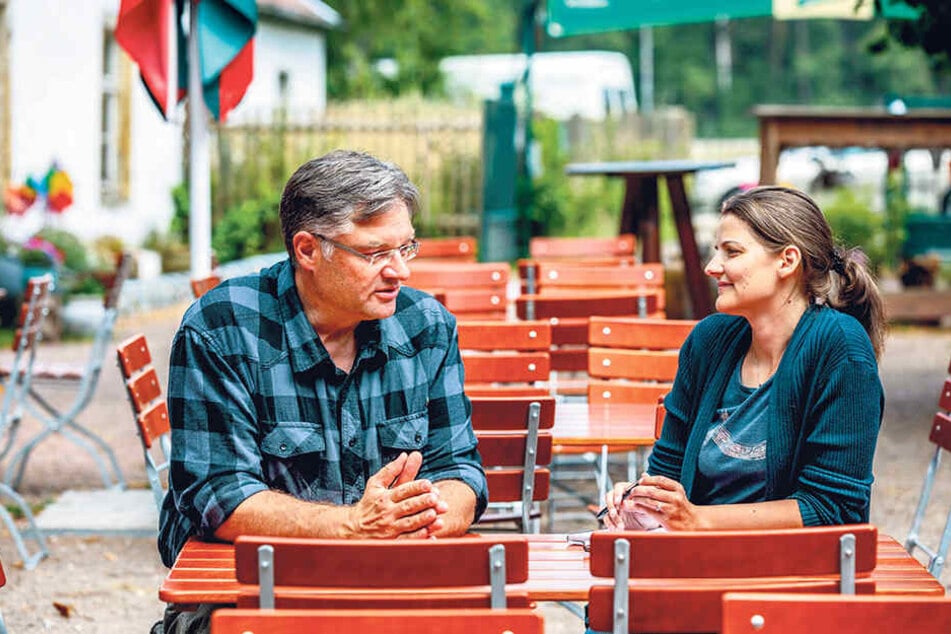 Im Interview steht der Politiker Rede und Antwort - auch zu manch unangenehmer Frage.