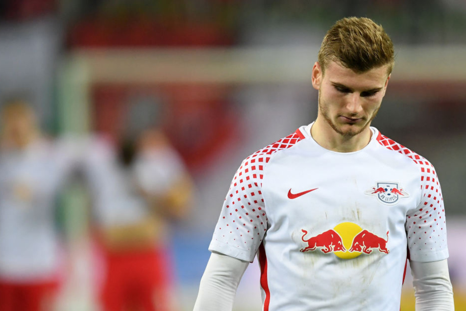 War am 25. Oktober 2017 untröstlich: Timo Werner verschoss im DFB-Pokal gegen den FC Bayern den entscheidenden Elfmeter. Kommenden Sonntag kommt der Rekordmeister wieder nach Leipzig.