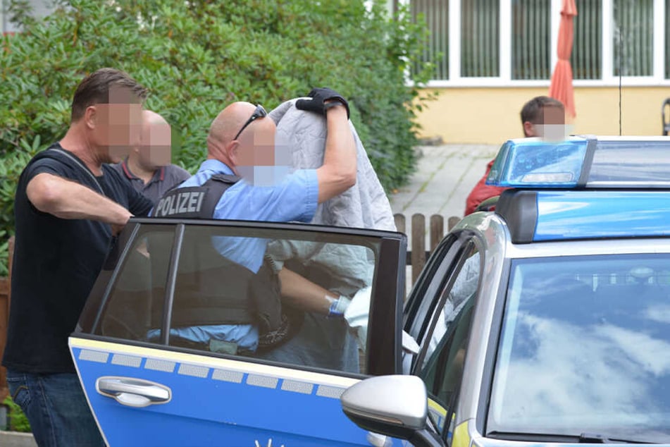 Die Polizei hat einen Verdächtigen in dem Fall festgenommen.