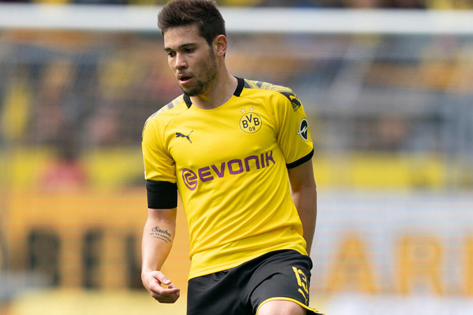 Bleibt er in Schwarz-Gelb, oder steht ein Wechsel ins Ausland bevor? Raphael Guerreiro ist eines der letzten wackeligen Kader-Bausteine des BVB
