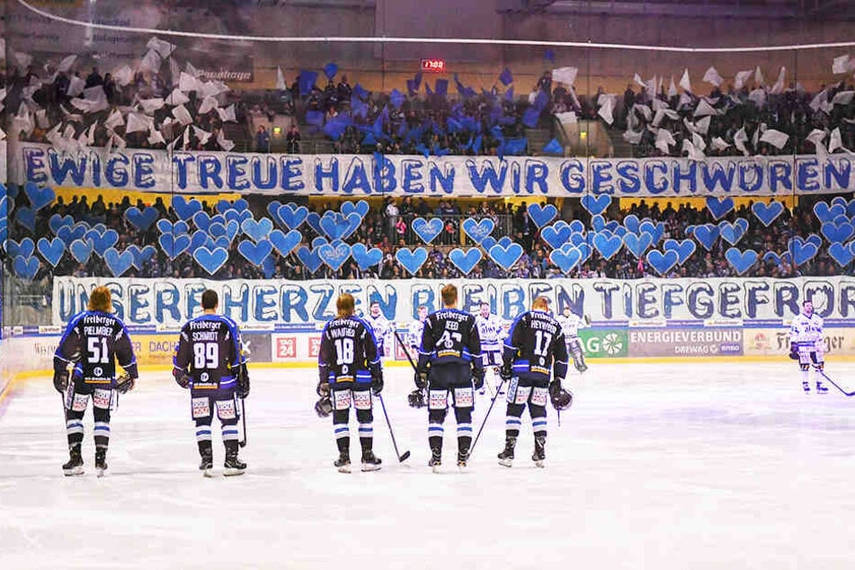 Die Eislöwen müssen am heutigen Freitag mit ihrer Spielweise die Herzen der Fans zum Kochen bringen. Siegen oder fliegen ist das Motto.