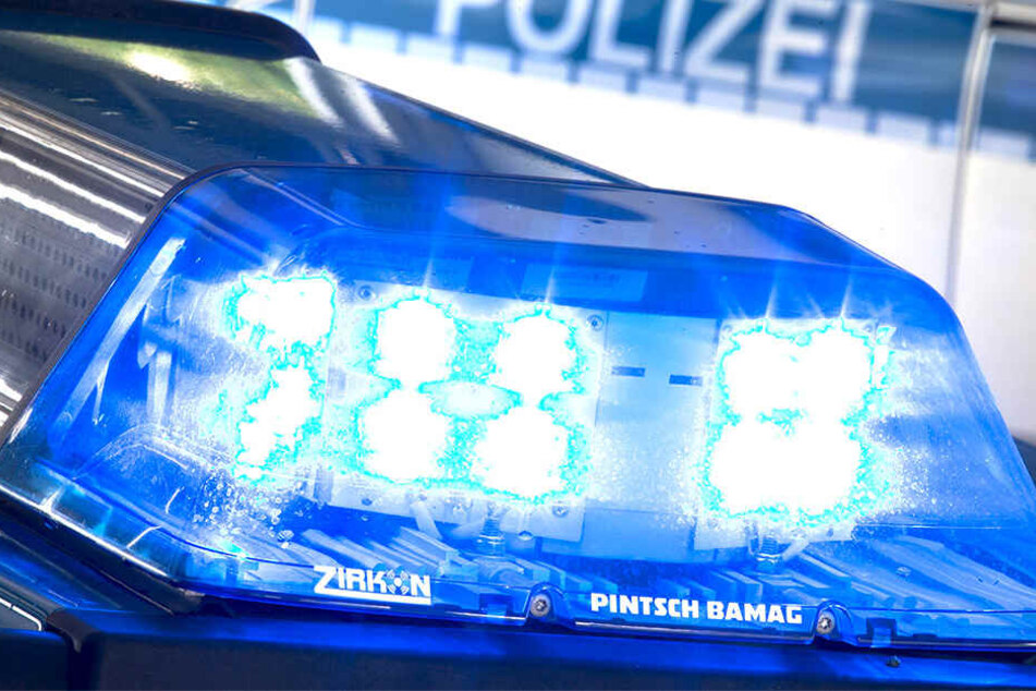 Polizisten suchten die Adresse des Fahrzeughalters auf und wurden dort fündig.