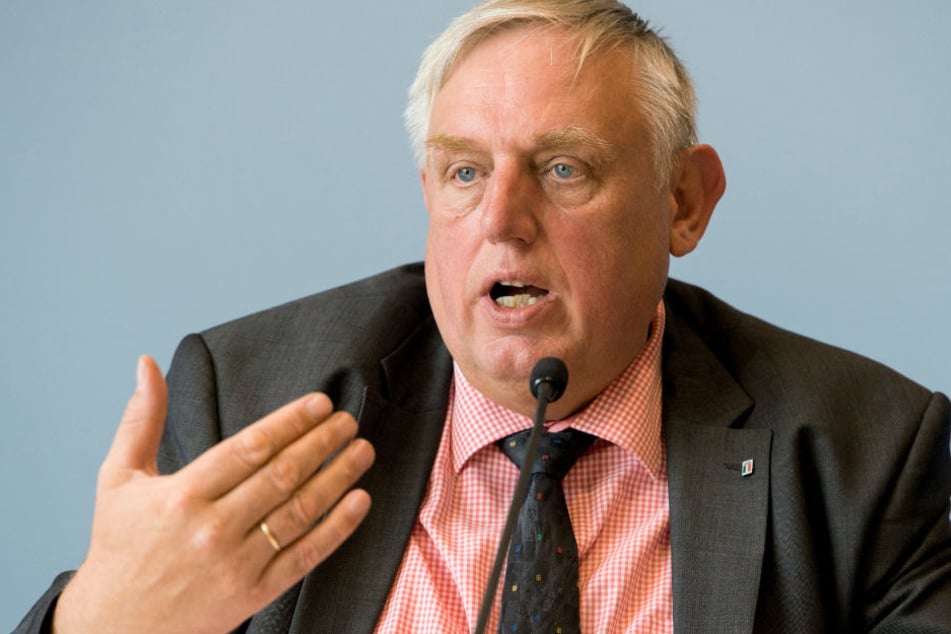 Karl-Josef Laumann (CDU) setzt sich für den Pflegeberuf ein.