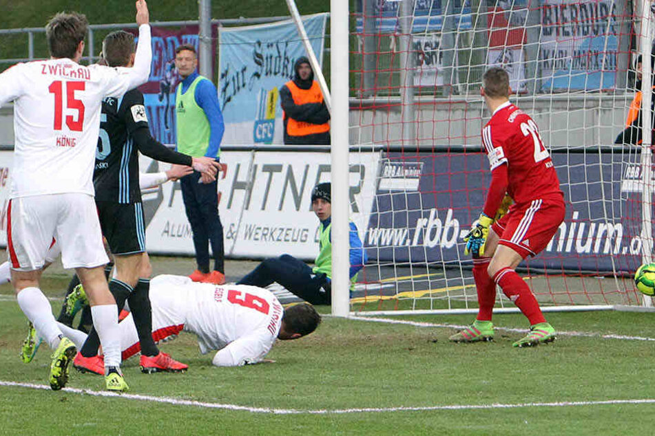Gegen den Chemnitzer FC schnürte Fabian Eisele einen Doppelpack. Hier sein Anschlusstreffer zum zwischenzeitlichen 1:2.
