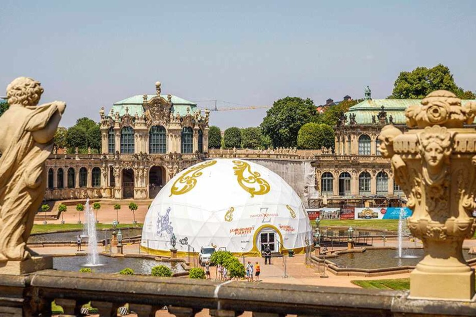 Die Kuppel trägt den Namen: "Zwinger Xperience".