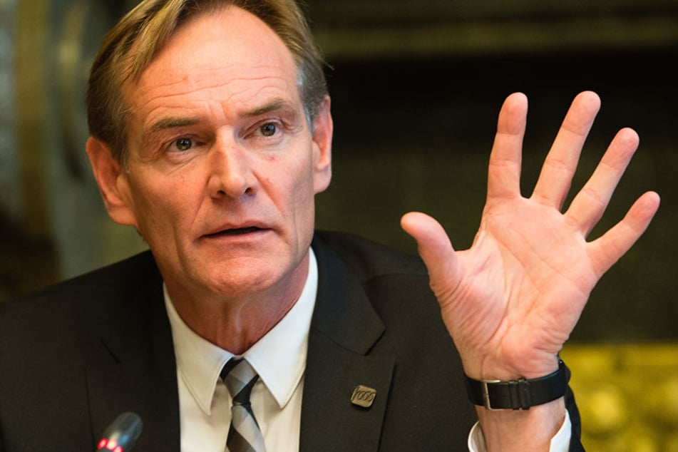 "Unser oberstes Ziel muss es sein, dass anerkannte Asylbewerber die besten Möglichkeiten für ihre Integration bekommen", so Leipzigs Oberbürgermeister Burkhard Jung (59, SPD).