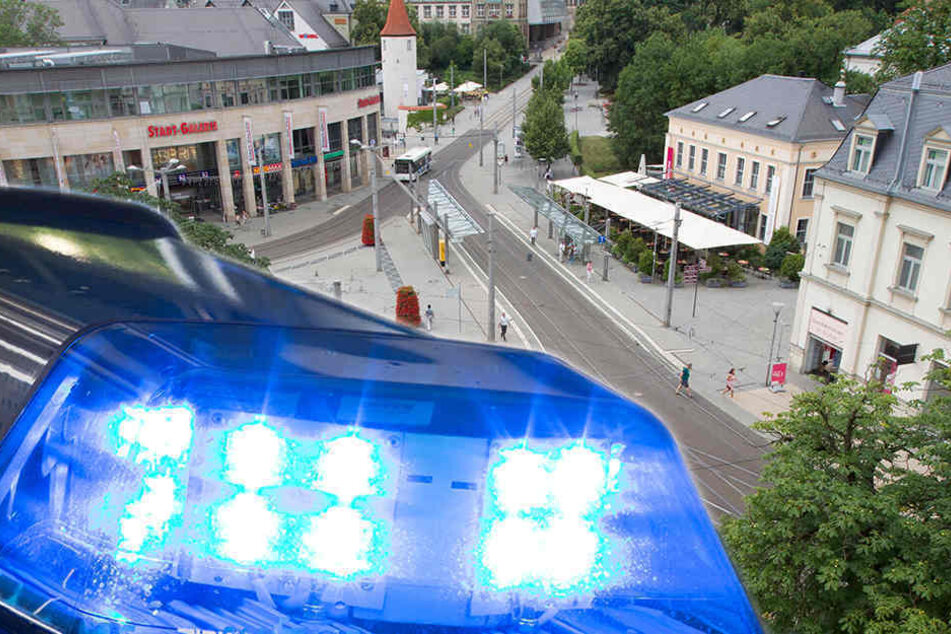 Am Samstagabend eskalierte ein Streit in Plauen. (Bildmontage)