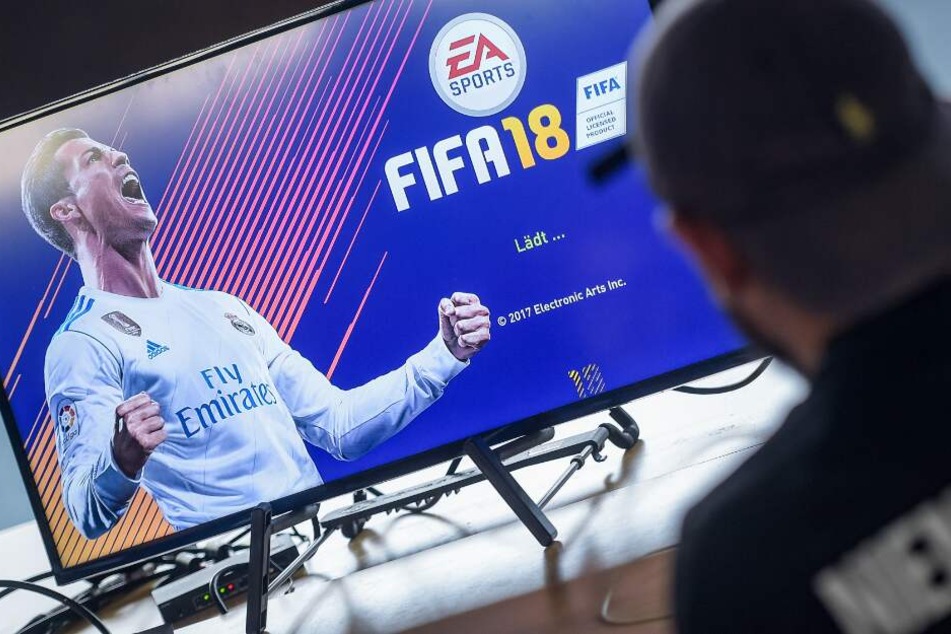 Der DSC konzentriert sich auf das Spiel FIFA.