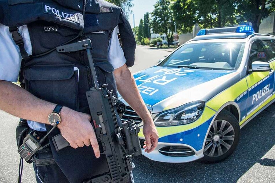 90 Minuten legte der Mann mit seiner explodierten Bombe den Zugverkehr lahm. Ein Terrorakt konnte ausgeschlossen werden (Symbolbild).