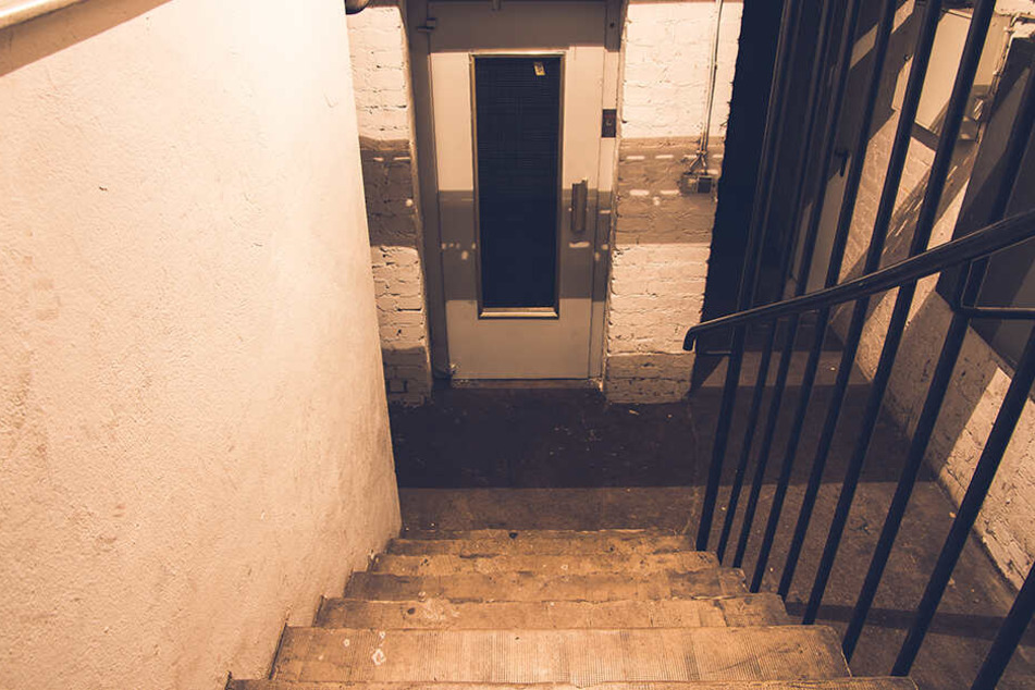 Hätte der Mieter seine beiden Kisten wohl lieber gleich in den Keller geschafft.