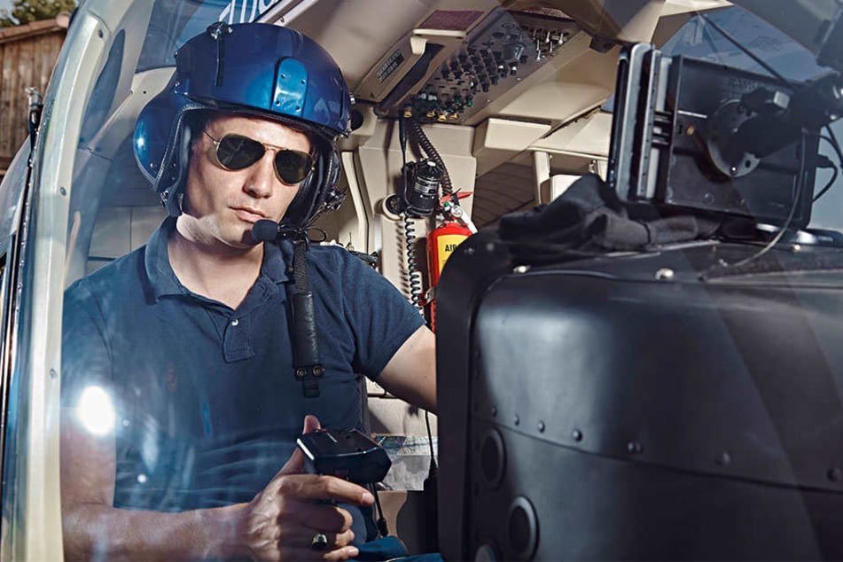 Schatzsuche im 21. Jahrhundert: Vom Hubschrauber aus kann man größere Lagerstätten von Metallen und anderen Rohstoffen identifizieren.