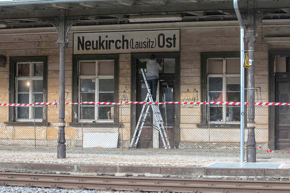 Der alte Bahnhof von Neukirch wird derzeit aufgemöbelt.