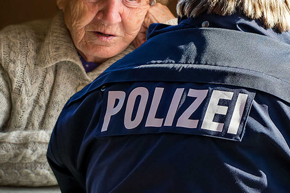 Wäre eine Bank-Mitarbeiterin nicht stutzig geworden, hätte das für eine Omi böse enden können! (Symbolbild)