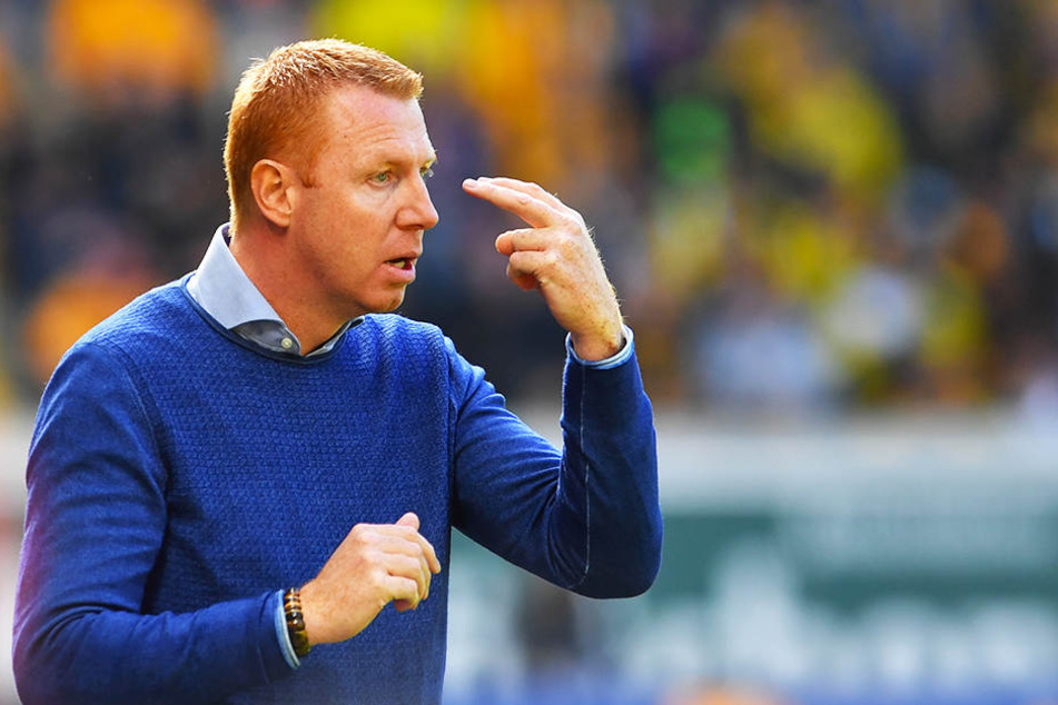 Augen auf, wachsam sein! Dynamo-Coach Maik Walpurgis weiß, was seine Jungs heute gegen Holstein Kiel erwartet.