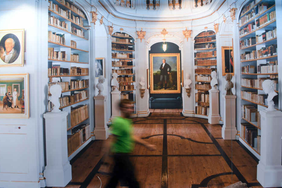 An den ersten drei Tagen ist die Frankfurter Buchmesse jedoch nur für Fachbesucher zugänglich.