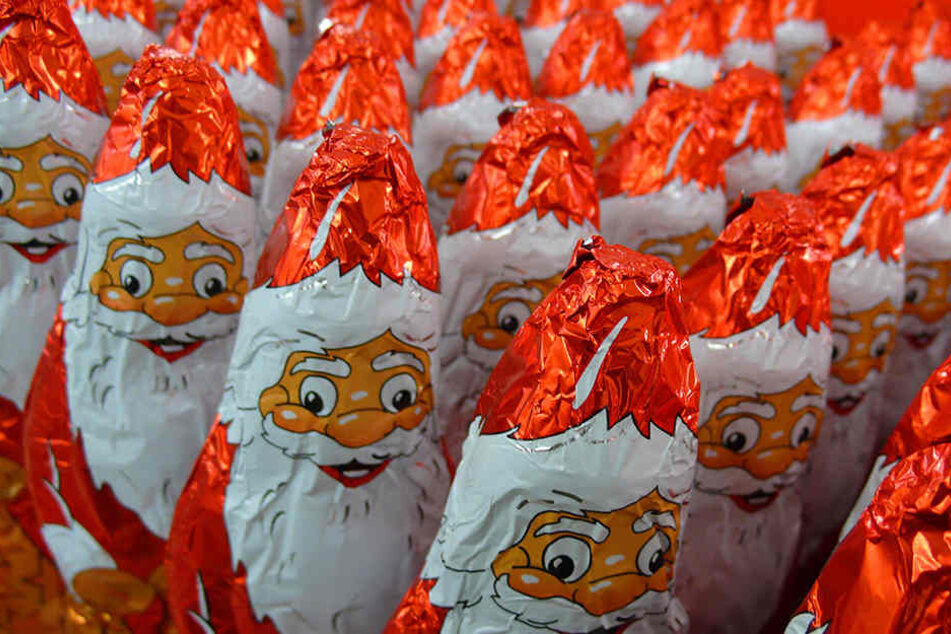 Ein Vater aus England machte bei dem Schoko-Weihnachtsmann seines Sohnes eine unangenehme Entdeckung.