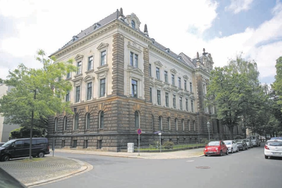 Herrschaftlich anzusehen, aber verseucht: Das Justizministerium im Dresdner
Regierungsviertel.