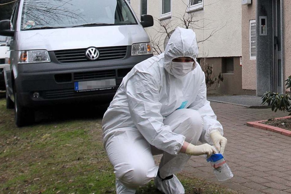 Die Kripo sicherte am Fundort der Frau Spuren (Symbolbild).