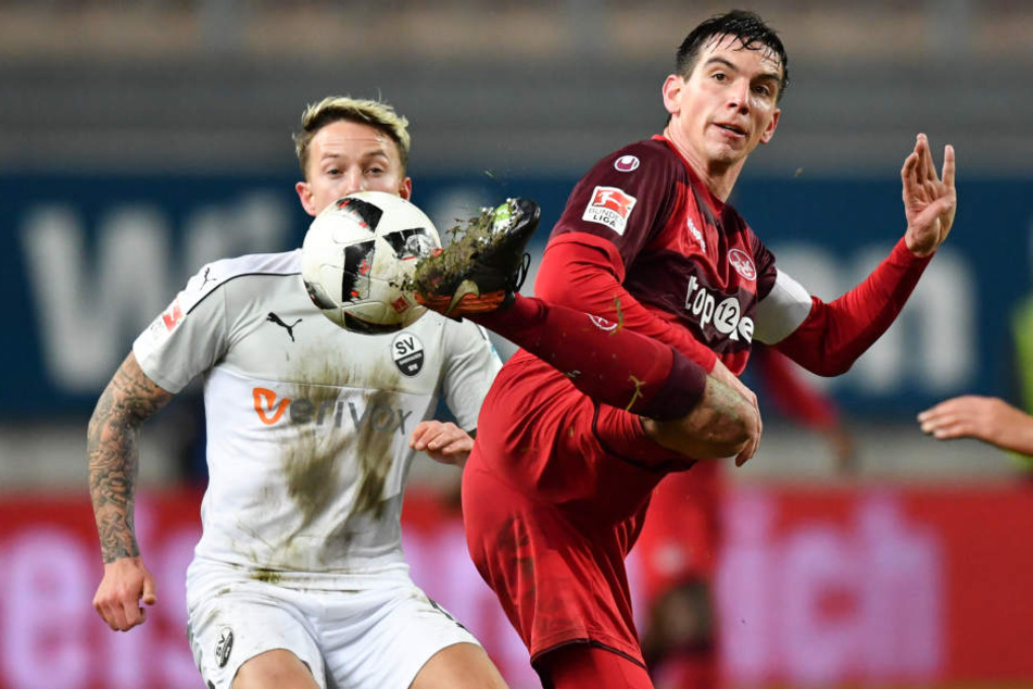 Christoph Moritz, hier im Dress des KSC, im Spiel gegen den SV Sandhausen. Archivbild.