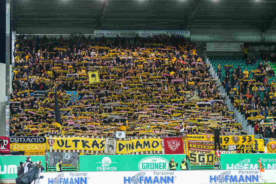 Die Fans von Dynamo Dresden waren nach dem Spiel richtig sauer und skandierten: "Wir sind Dynamo und ihr nicht!"