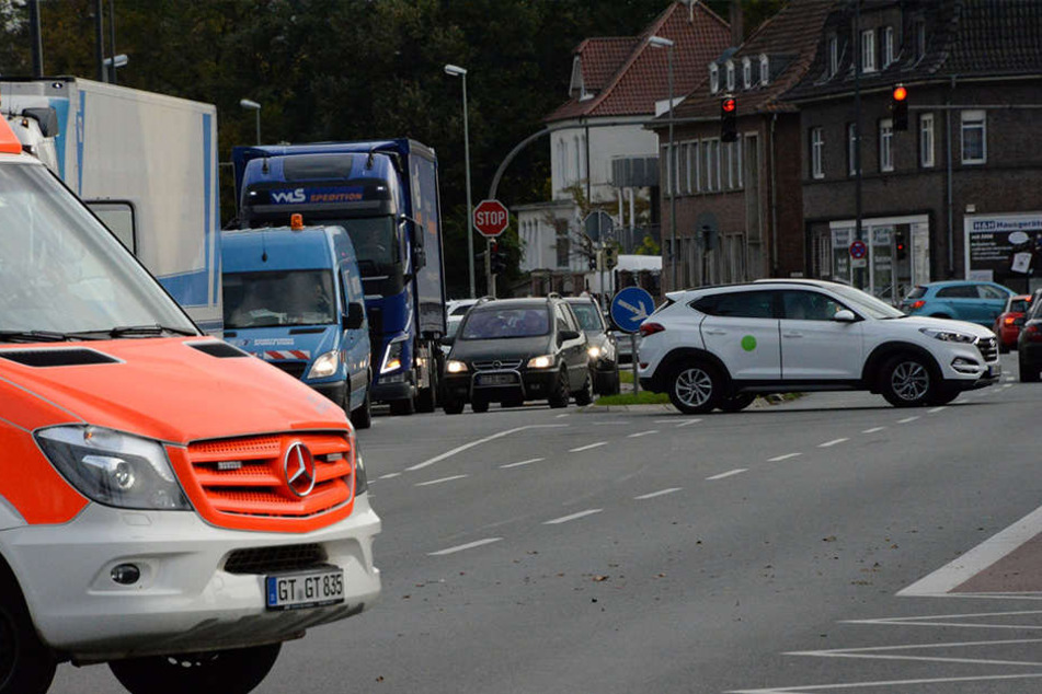 Auf den umliegenden Straßen kam es zu erheblichen Beeinträchtigungen.