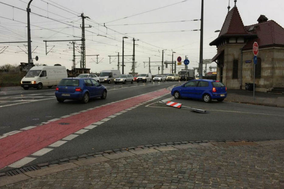 Am Freitag gegen 9 Uhr fuhr ein Skodafahrer erneut das Stoppschild an der Marienbrücke um. In den letzten beiden Jahren gab es dort 18 derartige Unfälle.