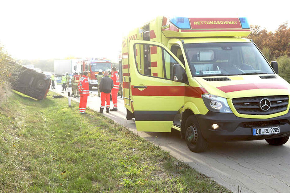 An der Überfahrt von der Autobahn 17 auf die Autobahn 4 verlor die Fahrer die Kontrolle über sein Auto.