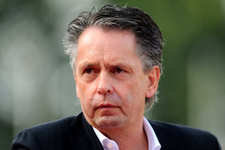 Gerüchten zufolge soll RWE-Präsident Rolf Rombach die Insolvenz des Vereins angemeldet haben.