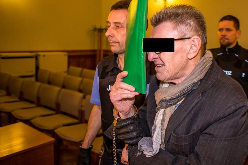 Er könnte das Geheimnis um das Phantom Levy Vass lüften: Wilfried Sch. (69), mutmaßlicher Helfer des Millionenbetrügers, wird derzeit in Leipzig der Prozess gemacht.