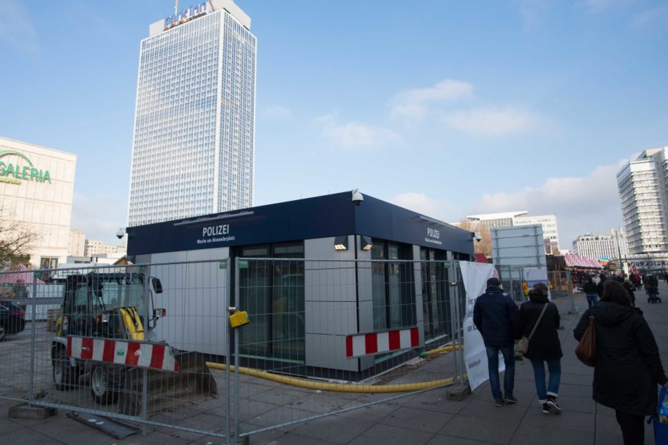 Die neue Polizeiwache auf dem Alexanderplatz soll am Freitag eingeweiht werden.