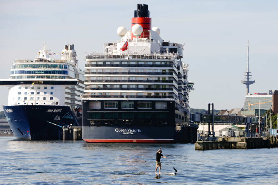 Das Kreuzfahrtschiff "Queen Victoria" legt erstmals im Kieler Hafen an. (Archivbild)