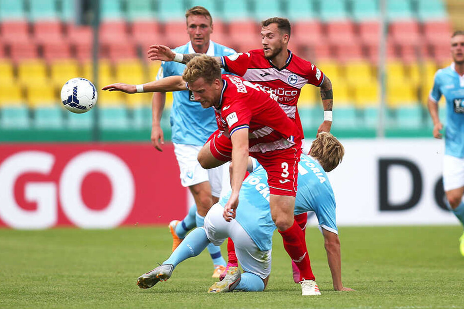 Viel Kampf und Krampf: Zwischen Viktoria und Arminia waren spielerische Glanzlichter selten.