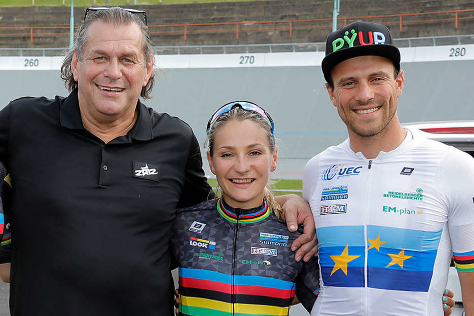 Teamchef Michael Hübner mit Kristina Vogel und Teamkollege Maximilian Levy. (Archivbild)