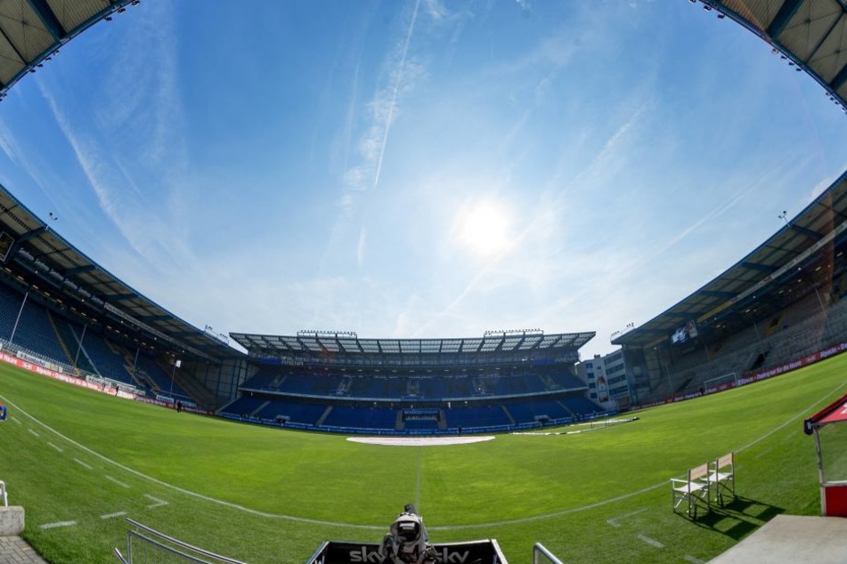 Am Sonntag wird's auf der Bielefelder Alm definitiv voller. In der Schüco Arena werden 18.000 Zuschauer erwartet. Davon etwa 1400 Dresdner Fans.