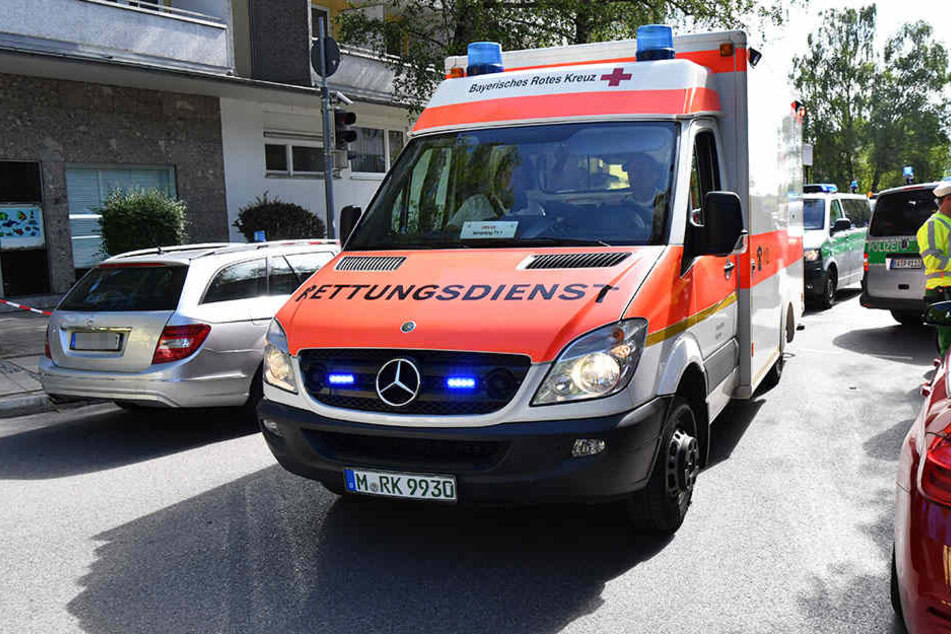 Mit einem Rettungswagen wurde der Junge in ein Krankenhaus gebracht. (Symbolfoto)