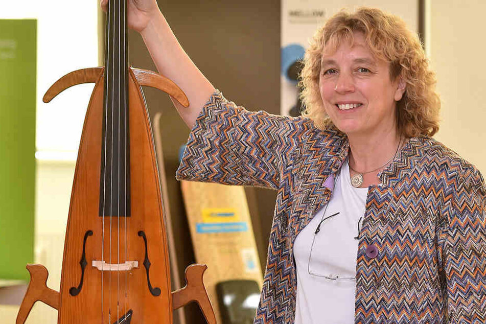Chef-Jurorin Silke Claus (50) gefiel die Idee des Reise-Cellos von
Instrumentenbauer Steffen Friedel.