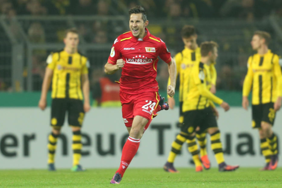 Steven Skrzybski bejubelt seinen 1:1-Ausgleichstreffer.