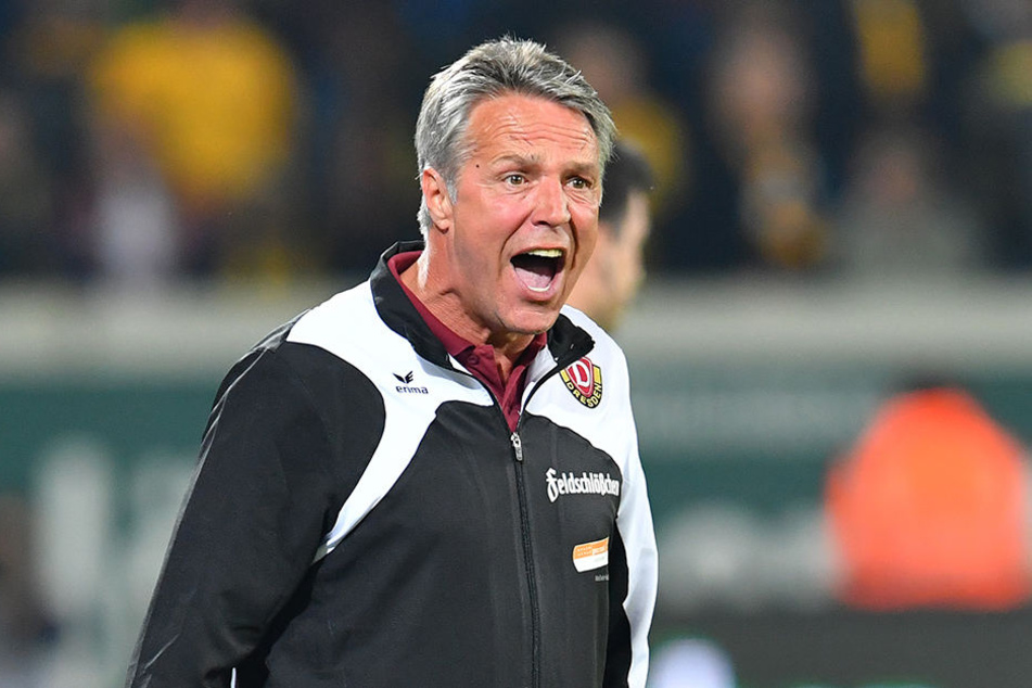 Dynamo-Coach Uwe Neuhaus schimpfte lauthals: „So wieder Ausgleich erzielt wurde, war das eine absolute Frechheit, ein irregulärer Treffer.“