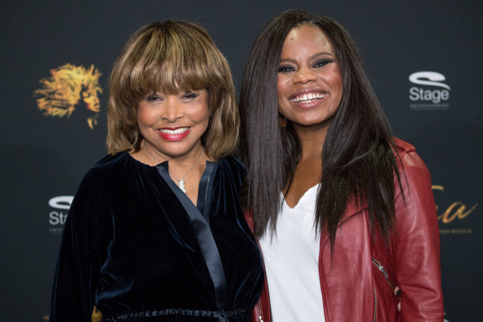 Tina Turner (l) mit Hauptdarstellerin Kristina Love.