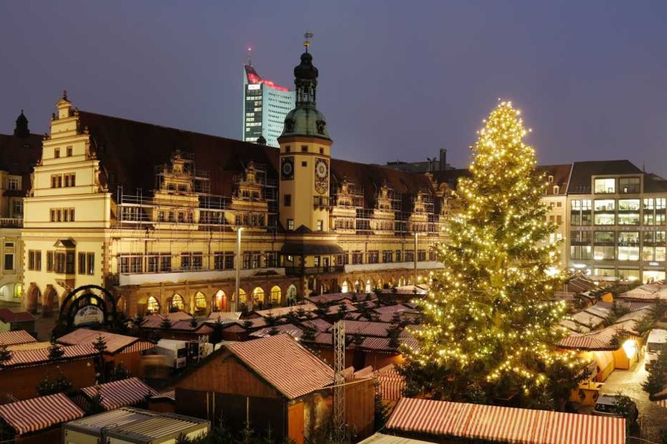 Auf dem Leipziger Markt steht bereits alles bereit. Fehlen nur noch die Besucher.