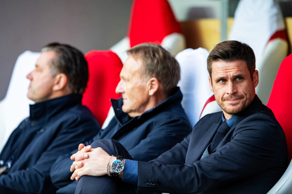 Auch Lizenzspieler-Chef Sebastian Kehl (r.) und Hans-Joachim Watzke (M.) nahmen an der Sitzung der BVB-Bosse teil.
